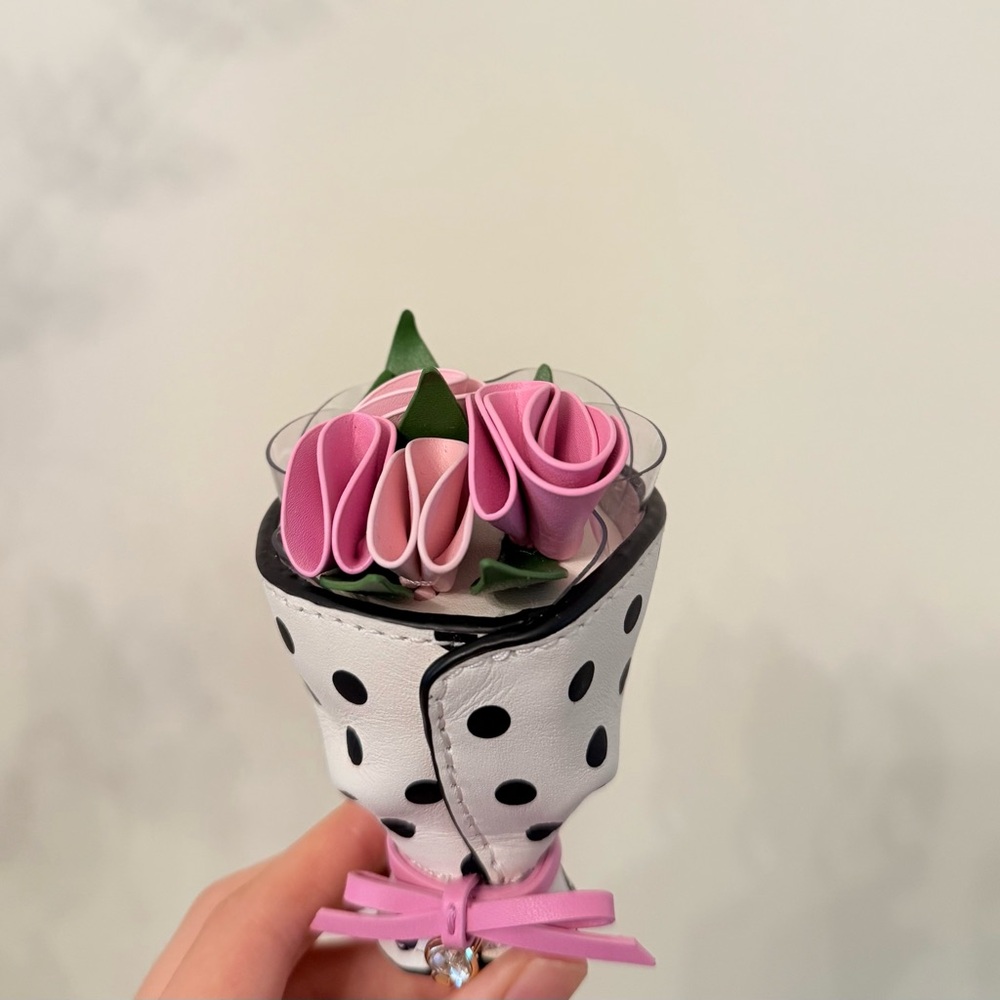KATE SPADE Novelty 3D FLORA FLOWER BOUQUET KEYCHAIN BAG CHARM - Picture 9 of 10